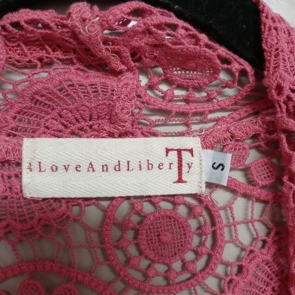 4 Love & Liberty Augusta Crochet Vest in Primrose - Picture 3 of 8